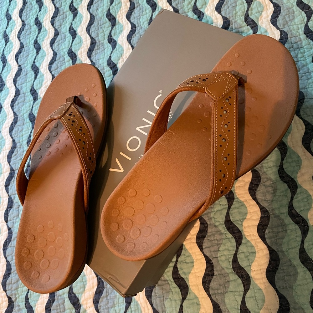 Vionic Women's Toffee Leather  Sandals 7 M